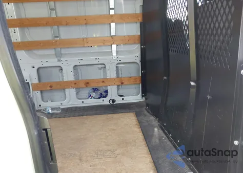 2017 Ford Transit T-250 z USA, uszkodzony, nr VIN 1FTYR1ZM9HKB08710